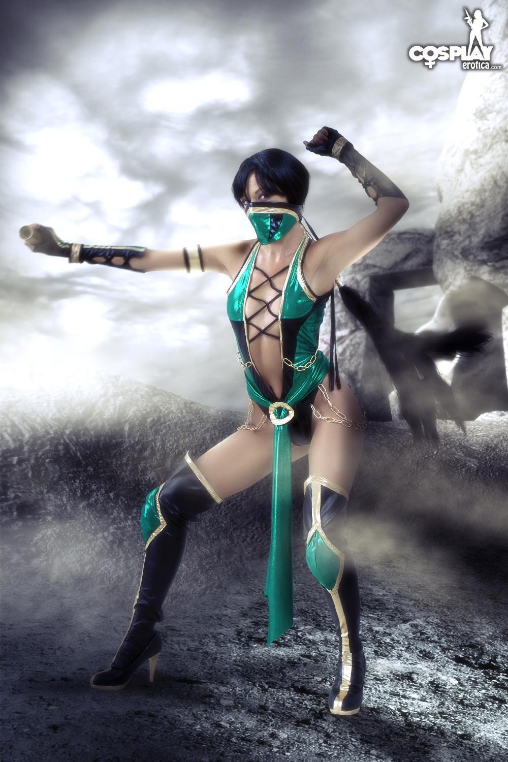Cosplay babe Brownie dresses as a super hot Jade from Mortal Kombat #53563373