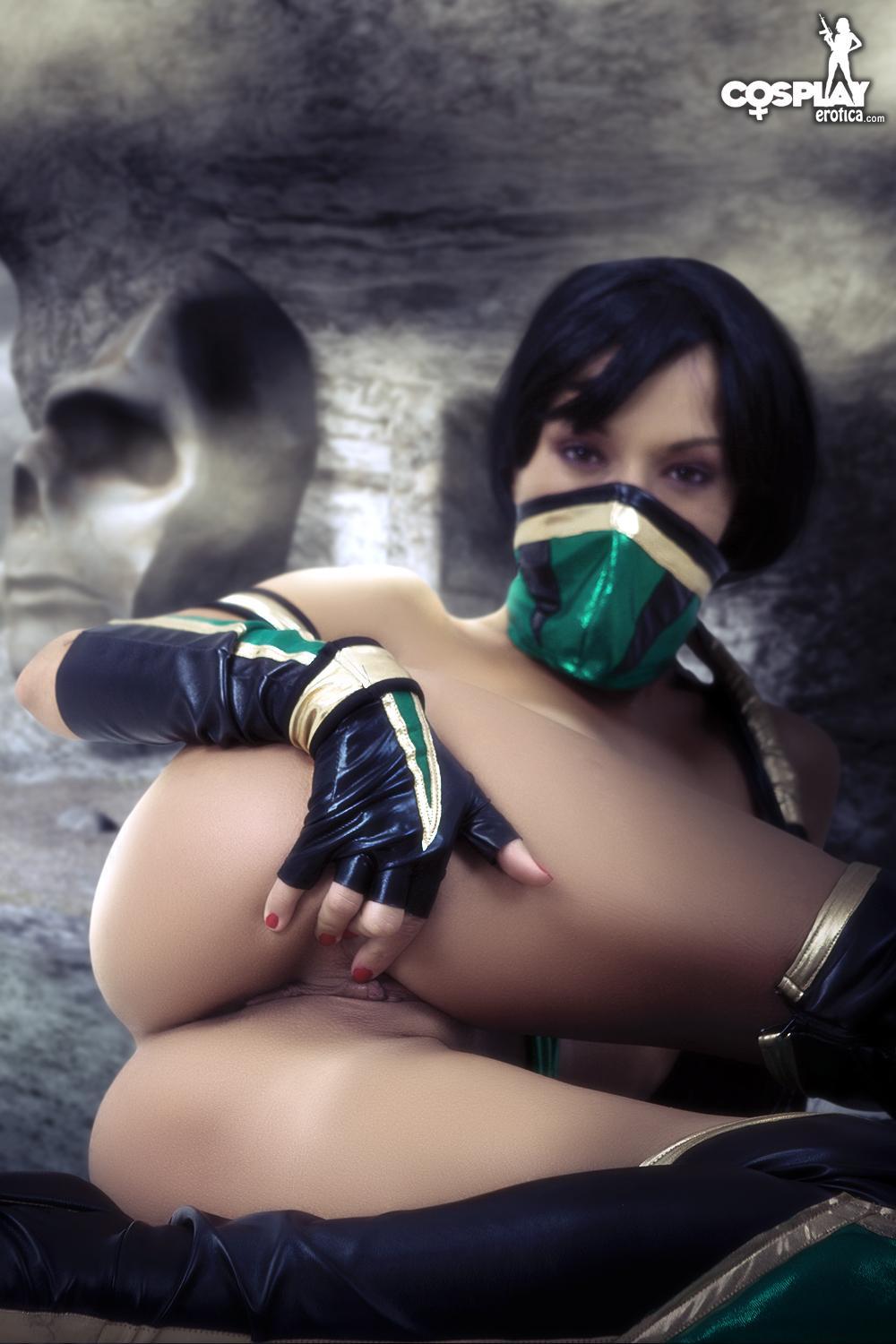 Cosplay babe Brownie dresses as a super hot Jade from Mortal Kombat #53563712