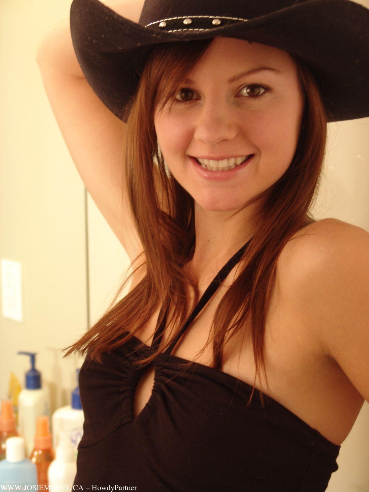Immagini di porno giovane modello josie vestito come la tua cowgirl sexy
 #55708704