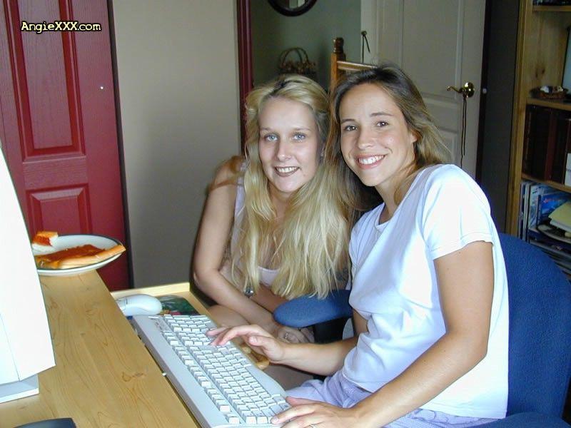 Pictures of Angie XXX eating pussy at the computer #53199417