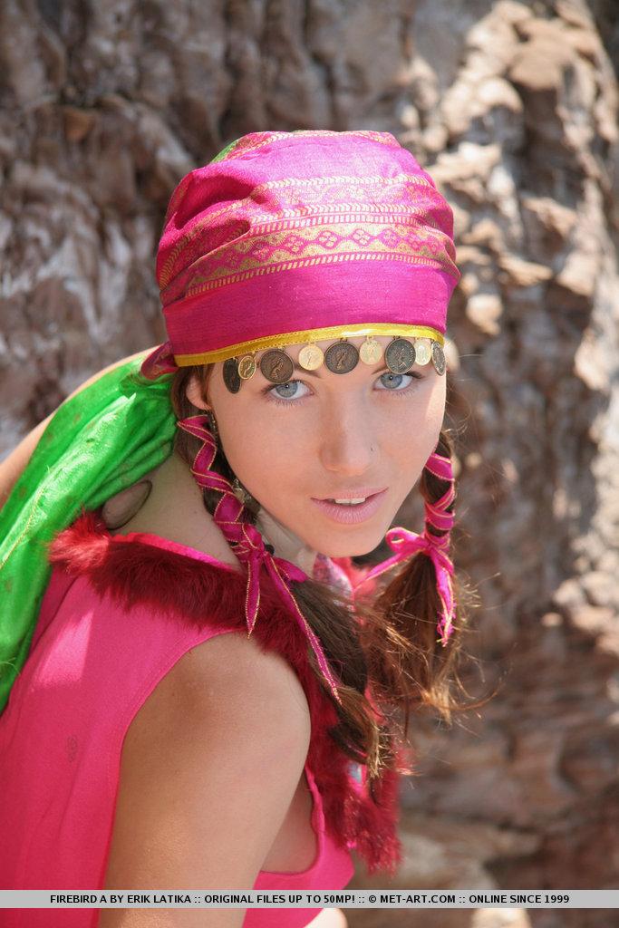 ホットガールfirebirdの写真は、太陽の下でいくつかの裸の楽しみを持っている
 #54386591