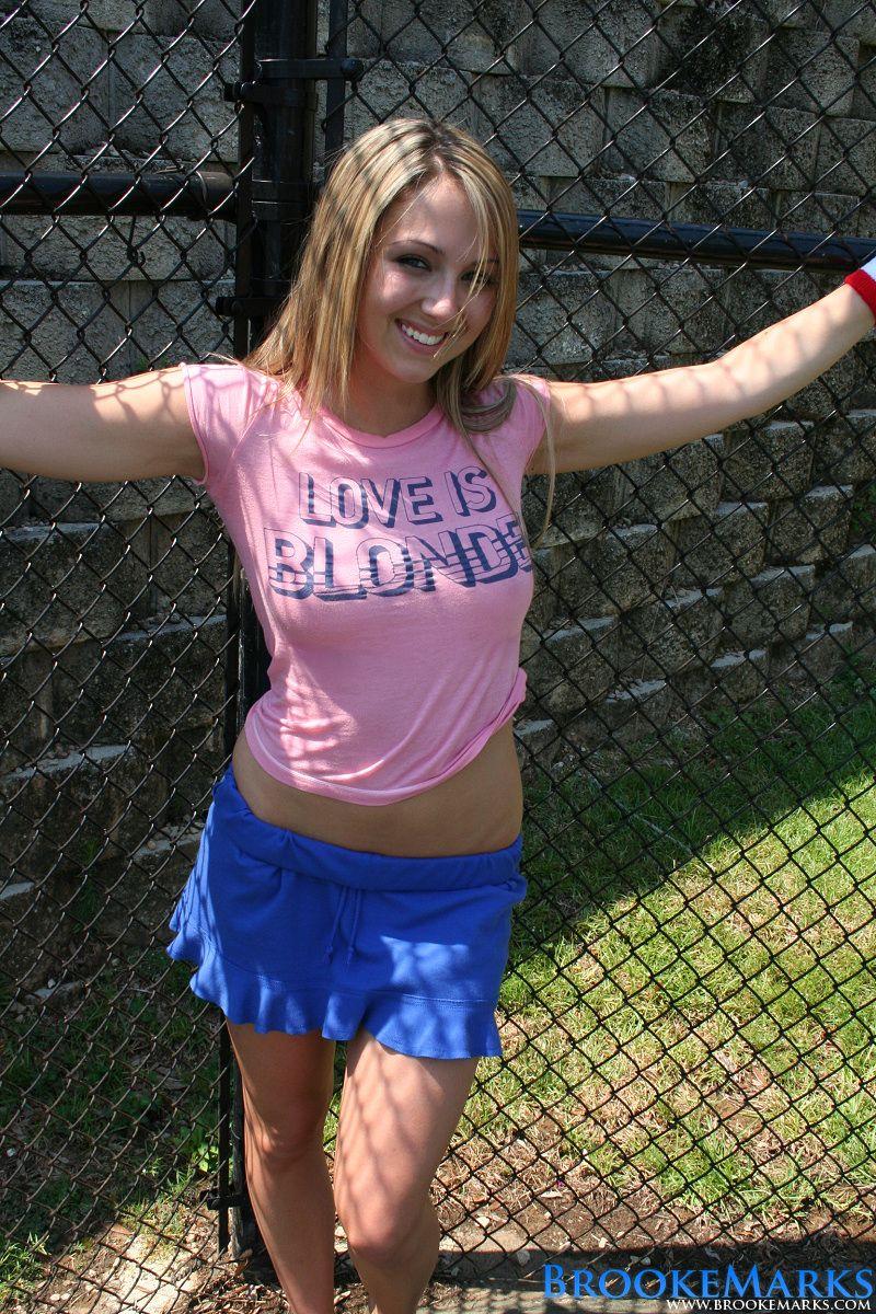 Pictures of teen star Brooke Marks being naughty on the tennis court #53557368