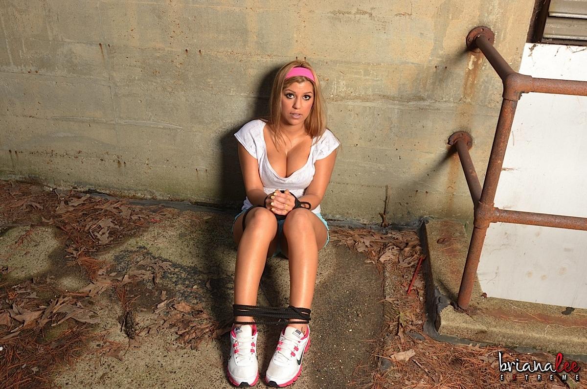 Pictures of Briana Lee tied up in an alleyway for your pleasure #53518433