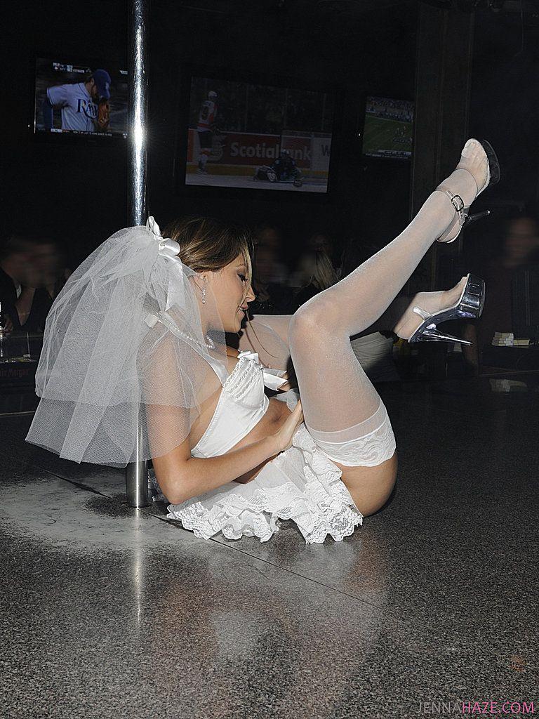 Photos de Jenna Haze travaillant à la barre de strip-tease comme un ange
 #55247655