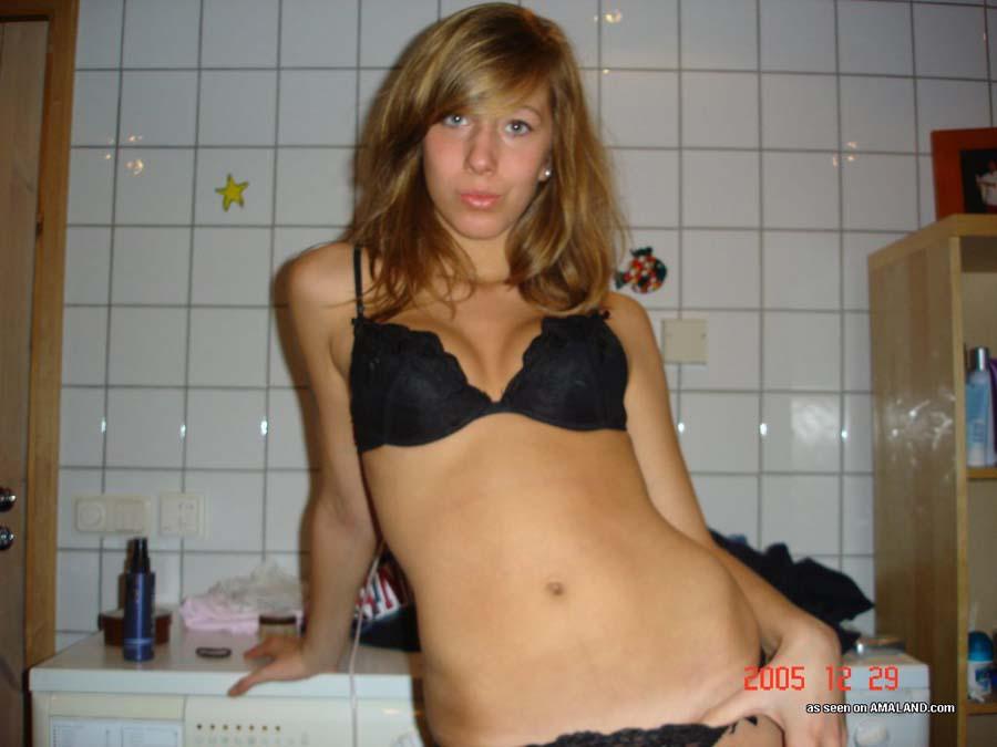 Nette dampfende Selfpics von heißen Amateur-Gf's, die angeben
 #60719905