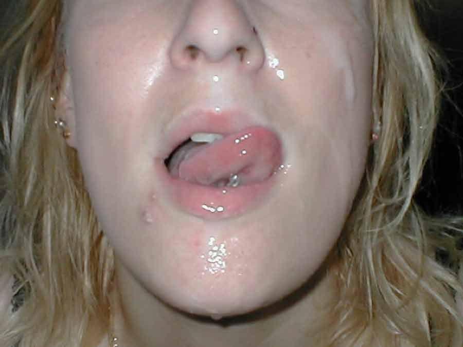 Photos de filles sexy qui se couvrent le visage de sperme
 #60517177