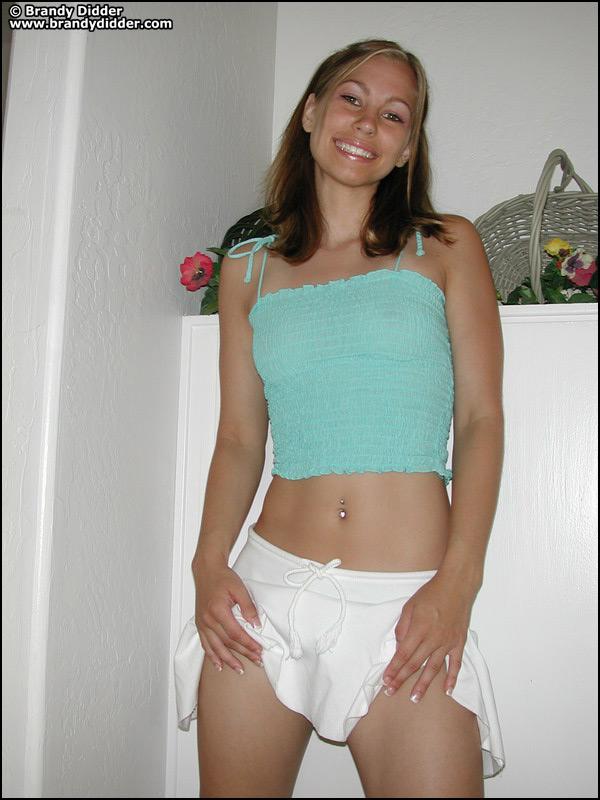 Pics von Teen Girl Brandy Didder zeigt ihre frechen Titten
 #53481439