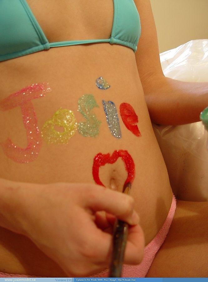 Bilder von teen star josie model getting kinky with the body paint
 #55714747