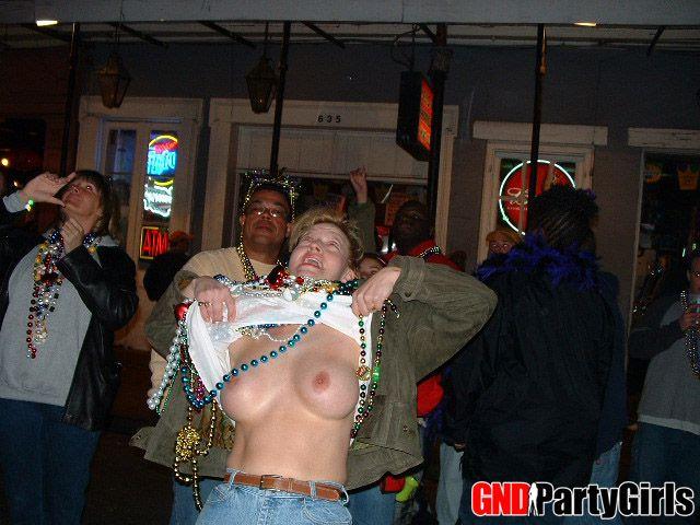 Pictures of drunk teens flashing #60505971