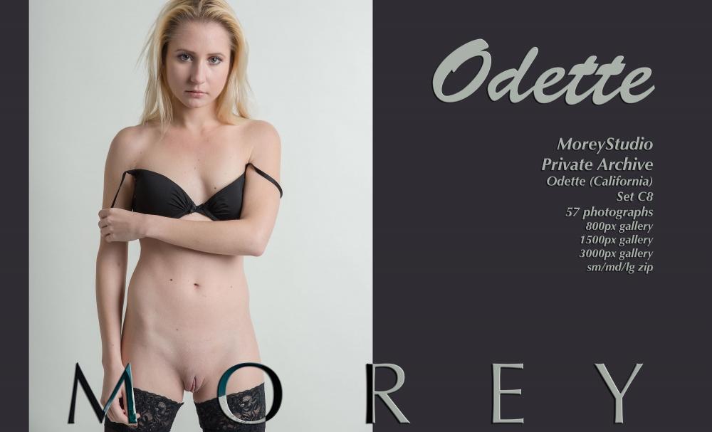 Blondes Teenie Odette Delacroix zieht ihre Netz-Dessous für Sie an
 #59802253