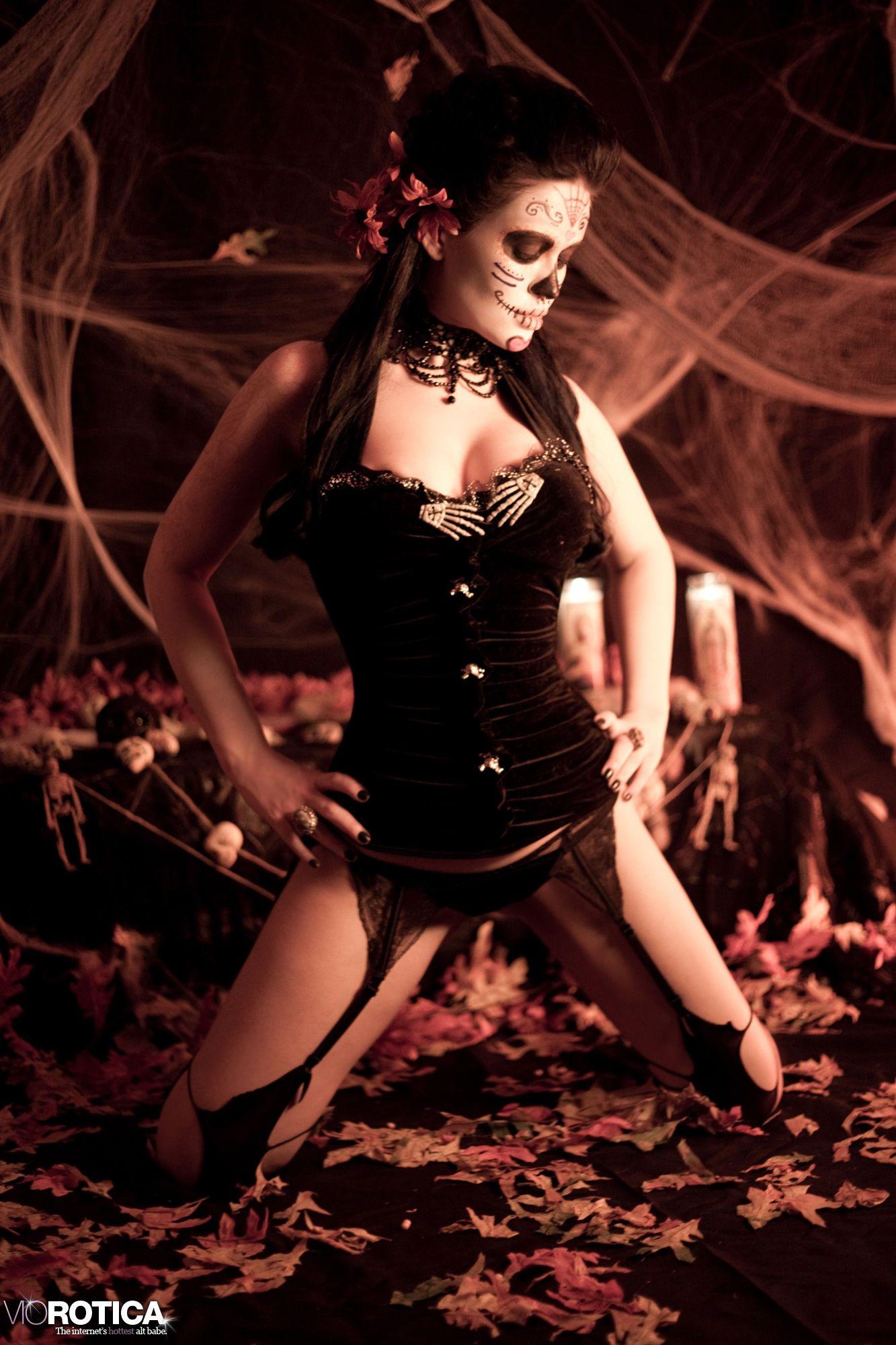 Pictures of Viorotica giving a hot gothic set #60150823