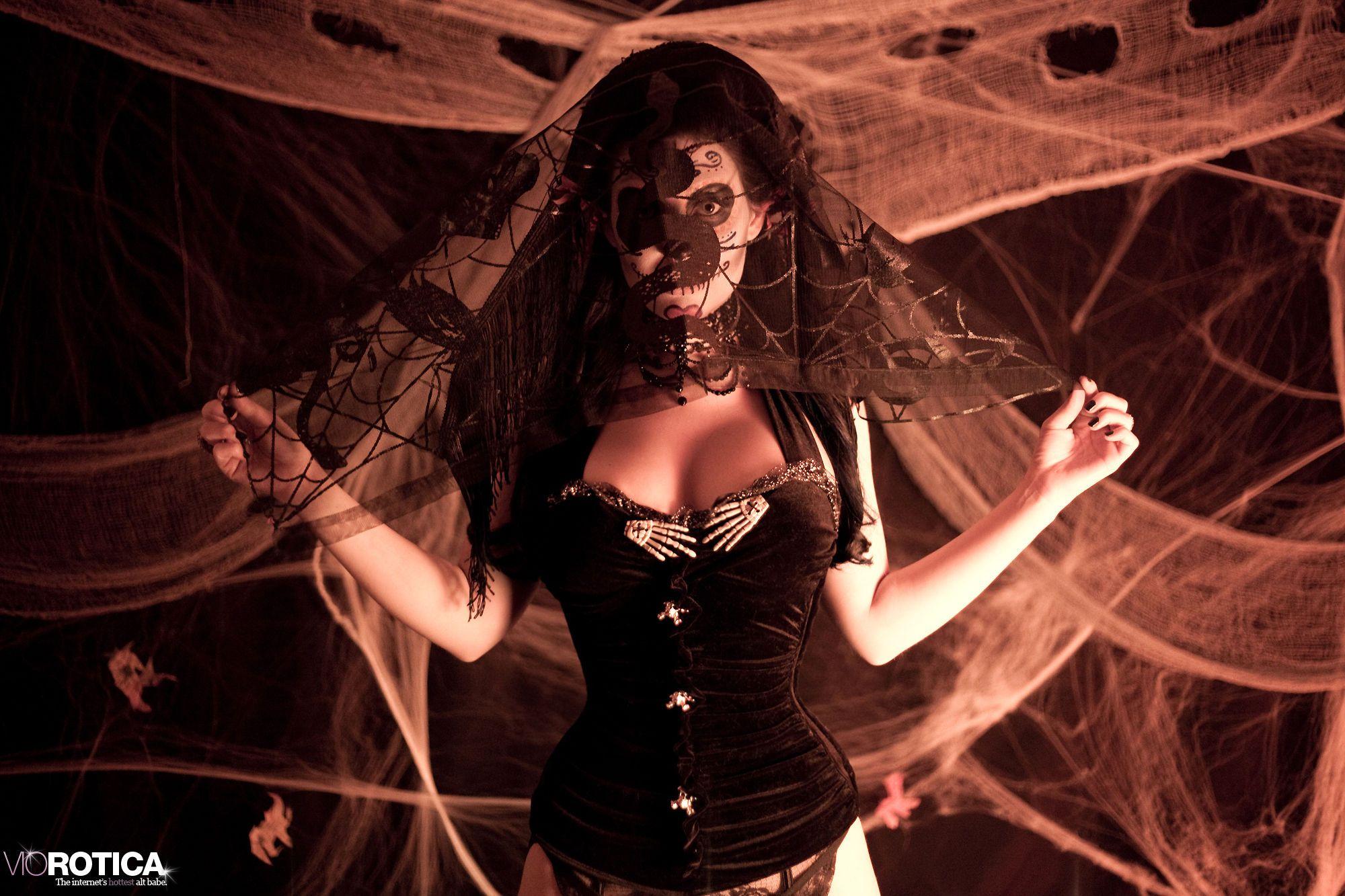 Pictures of Viorotica giving a hot gothic set #60150856