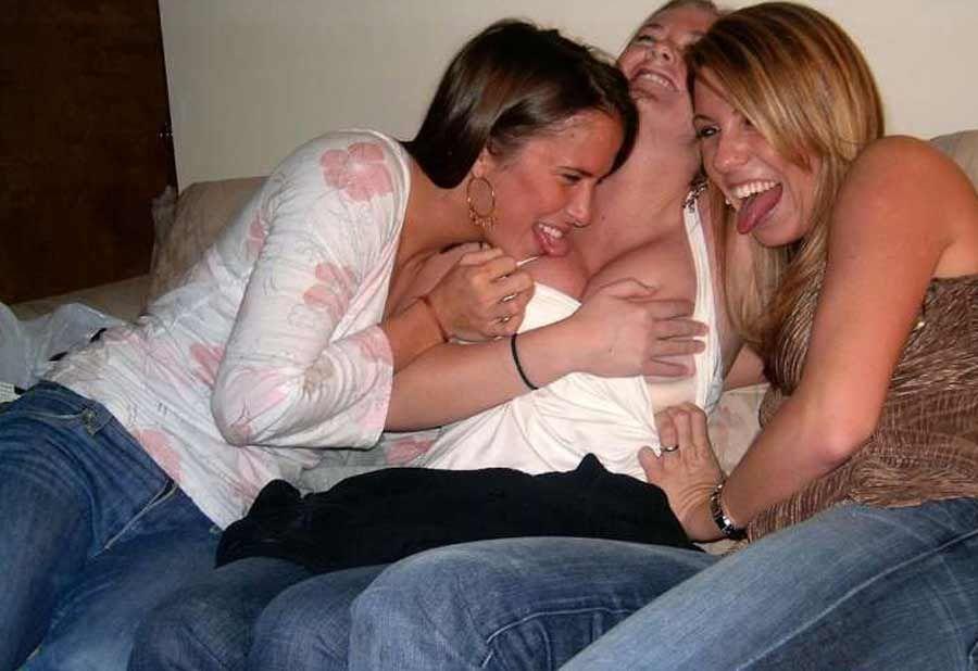 Immagini di ragazze del college caldo andare lesbica
 #60652254