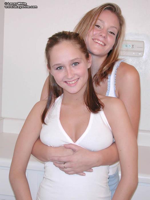 Stacy e Lacey hanno un po' di divertimento lesbico caldo
 #58804916