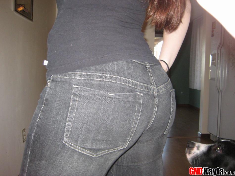 Bilder von Teenie-Nymphomanin gnd kayla, die ihre Titten vor der Webcam zeigt
 #54556468