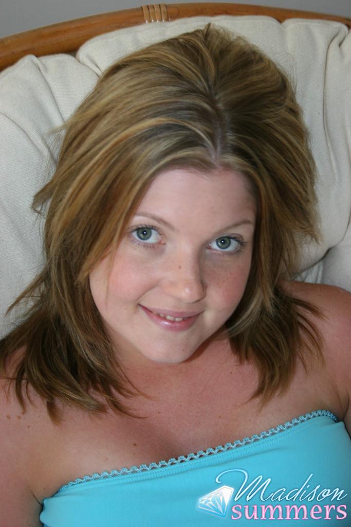 Bilder von Teen Hottie Madison Summers geben Sie eine heiße topless necken
 #59165976