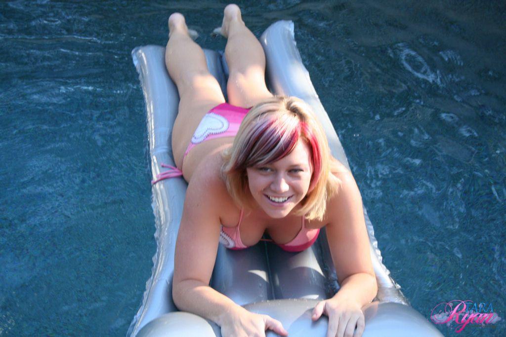 Pictures of Tara Ryan having some fun in the pool #61949703