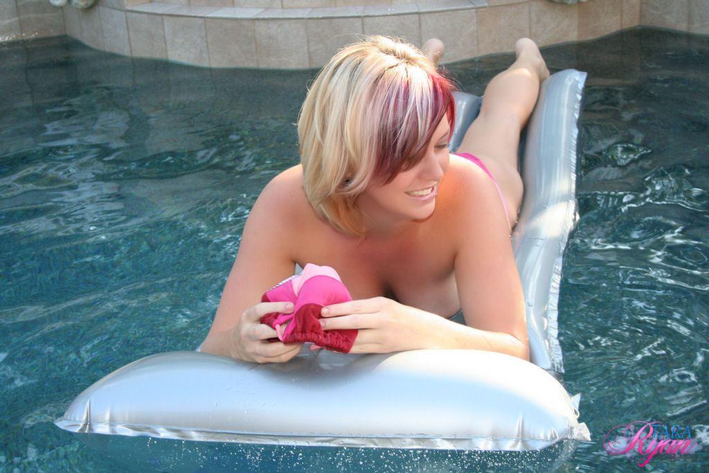 Pictures of Tara Ryan having some fun in the pool #61949726