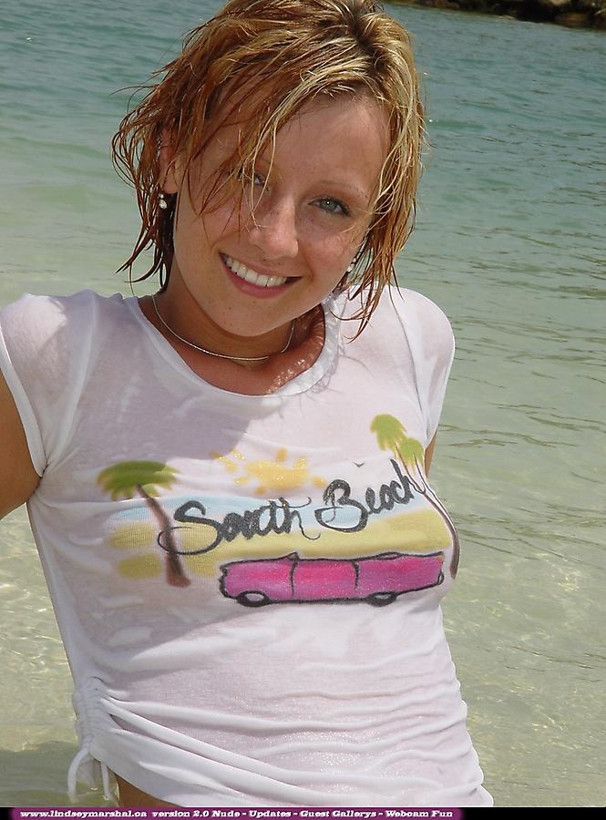 Immagini di Lindsey Marshal completamente nudo su una spiaggia
 #58975353
