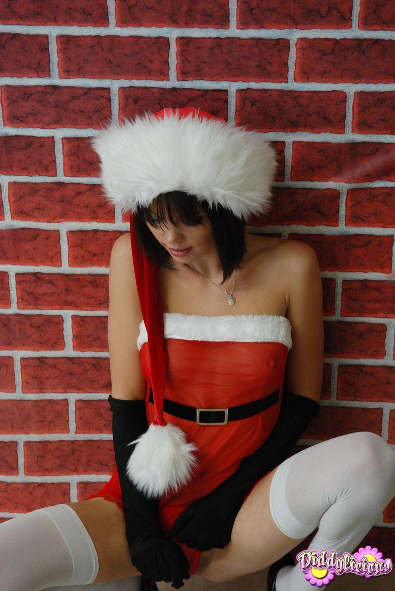 Pictures of Diddylicious enjoying a sexy xmas #54056798