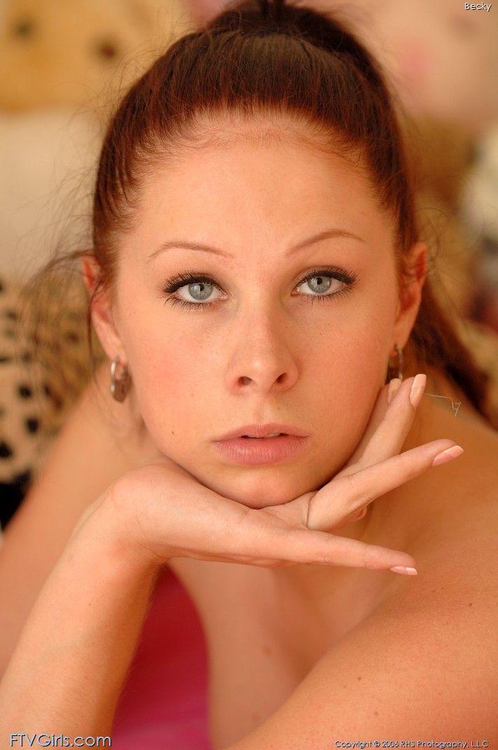 Immagini di gianna michaels ottenere pronto a scopare voi
 #54484754