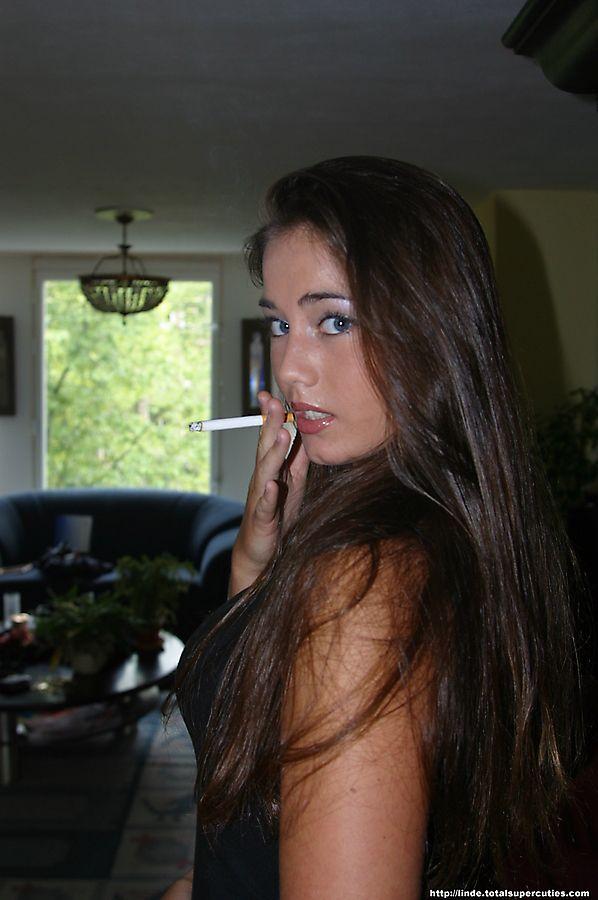 Pictures of teen girl Linde being smoking hot #58968689