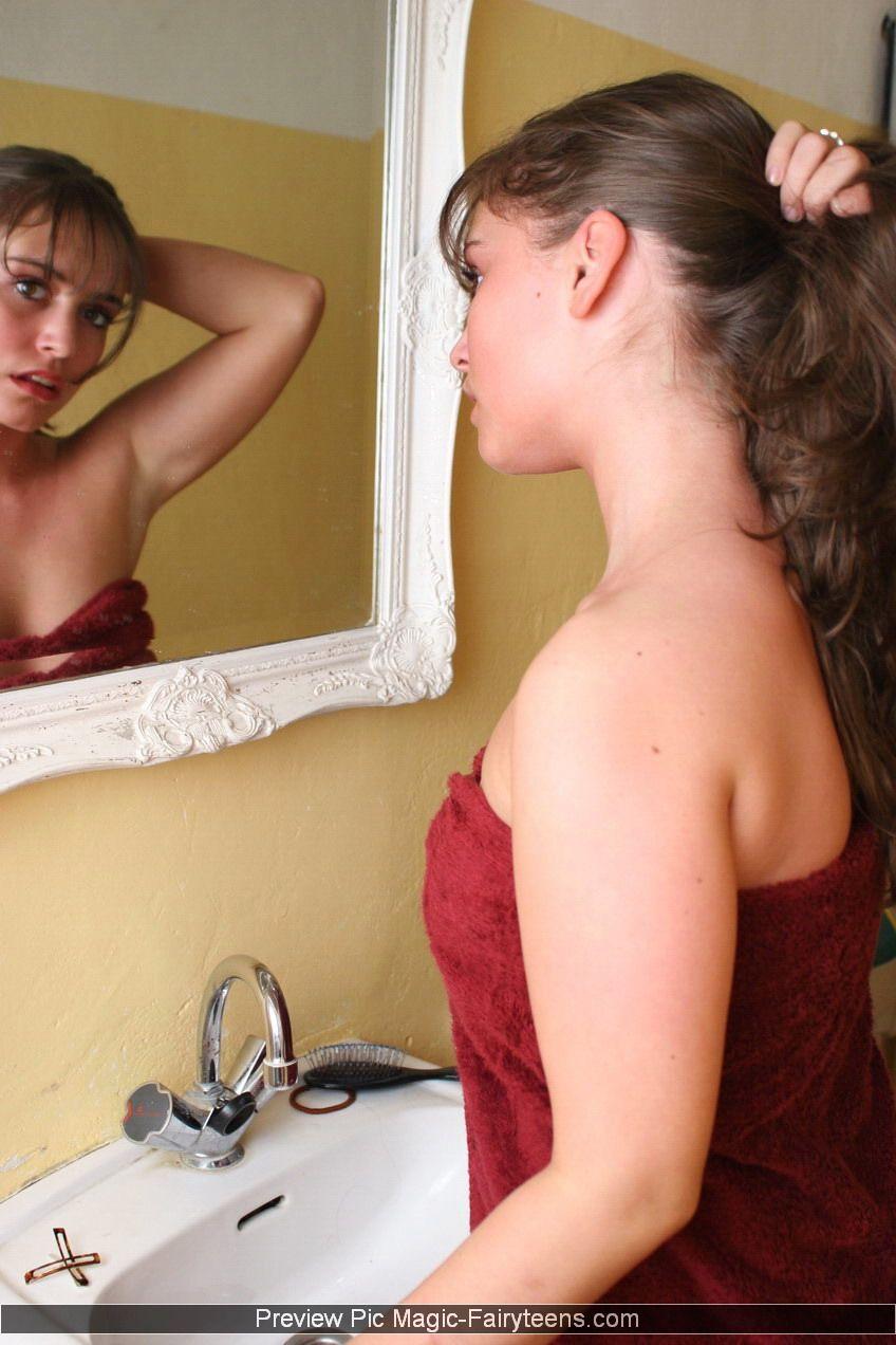 Bilder von magic kyleen zeigt ihre Titten im Badezimmer
 #59173874