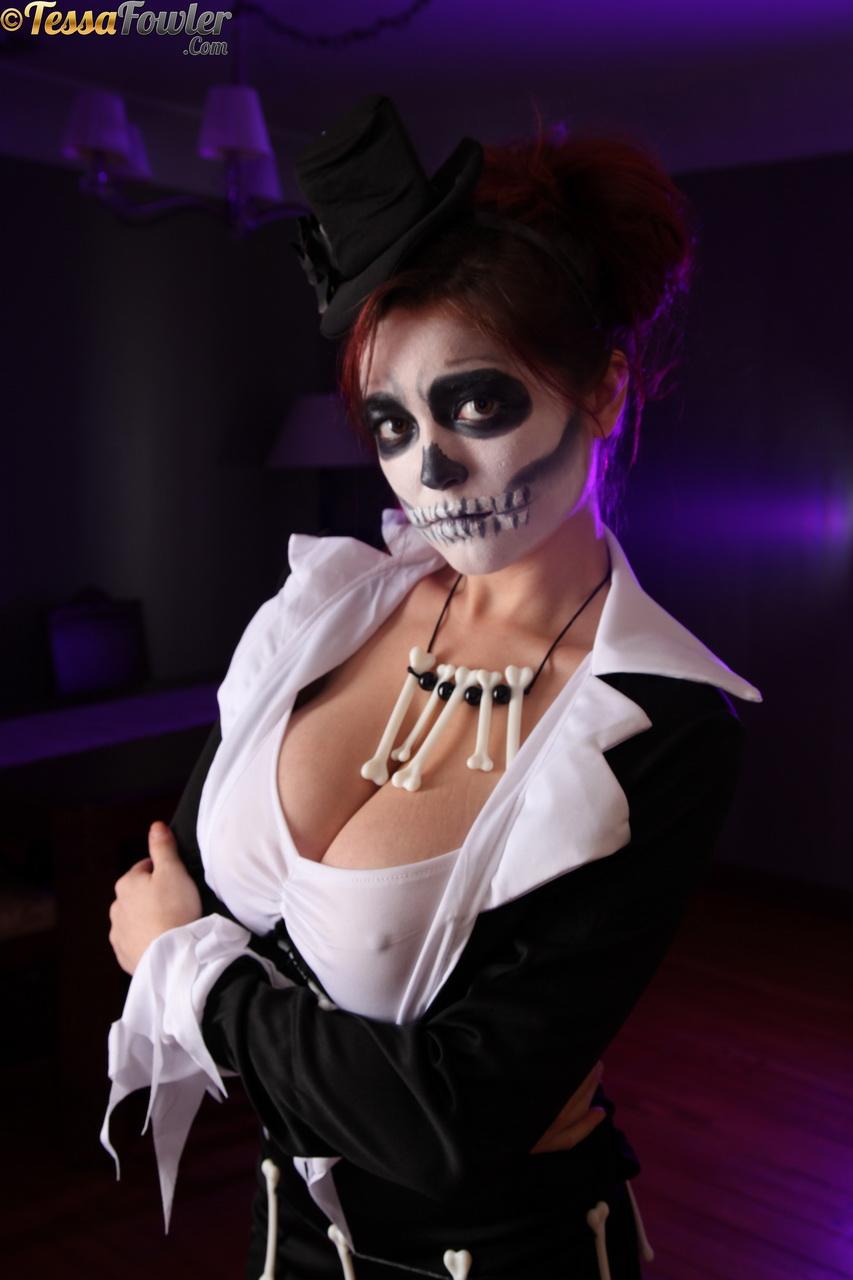 Tessa Fowler gets dressed in her Halloween costume and exposes her boobs #60088703