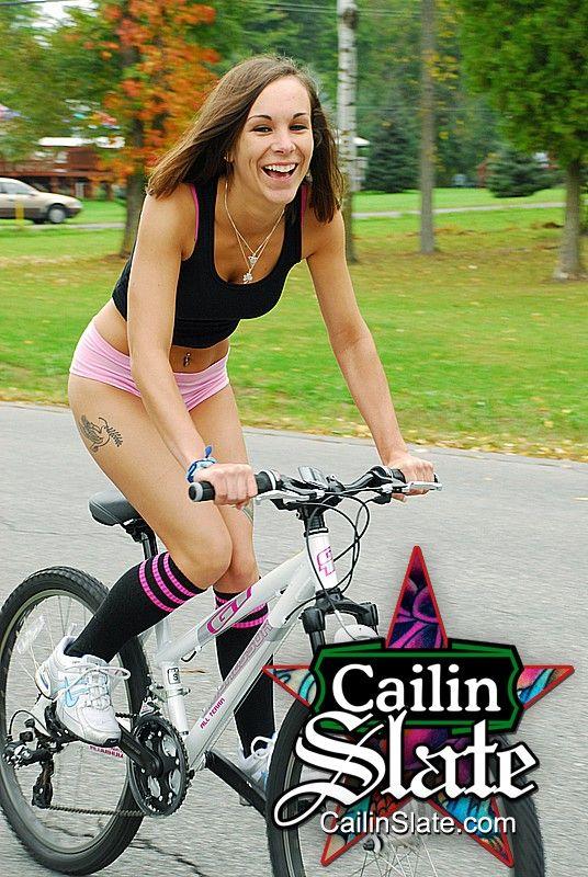 Bilder von cailin slate, die mit ihrer Muschi in der Öffentlichkeit spielt
 #53597786