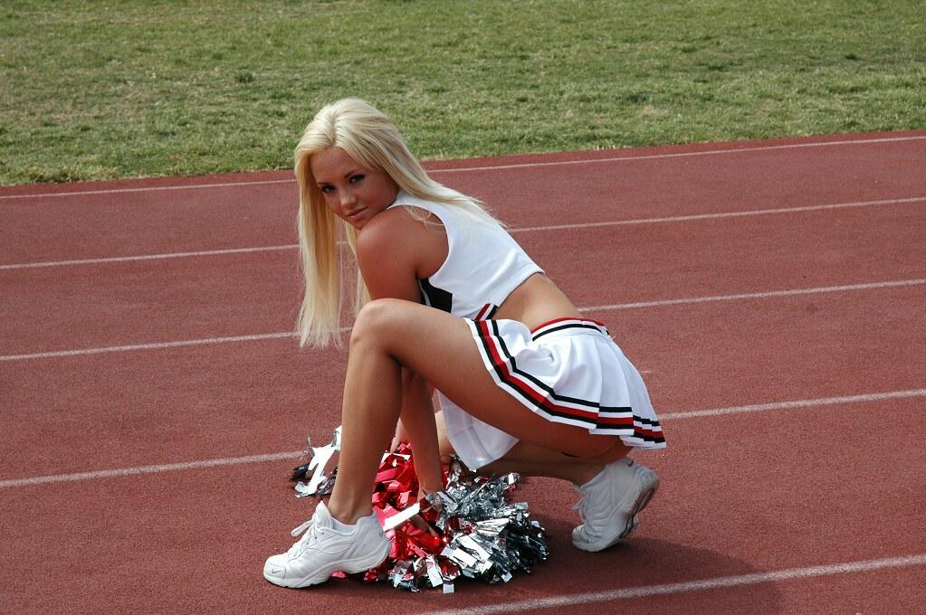 Pictures of Dream Kelly cheering at her high school #54109282
