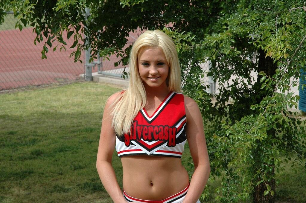 Pictures of Dream Kelly cheering at her high school #54109602