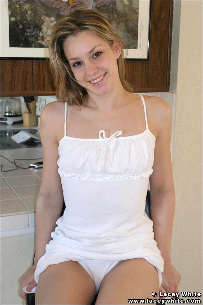 Bilder von teen lacey weiß zeigt ihre hotness
 #58801107