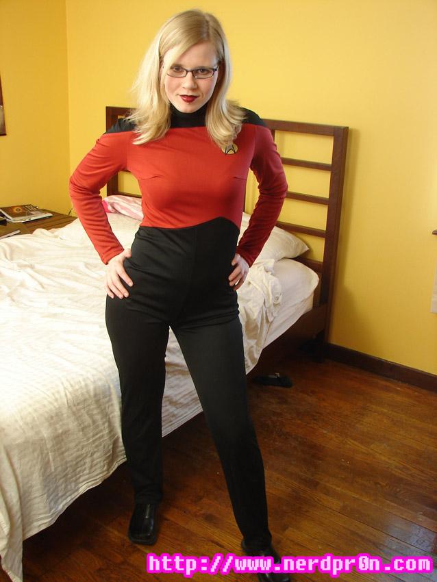 Pictures of teen model NerdPr0n Anna acting out her star trek fantasy #59740742