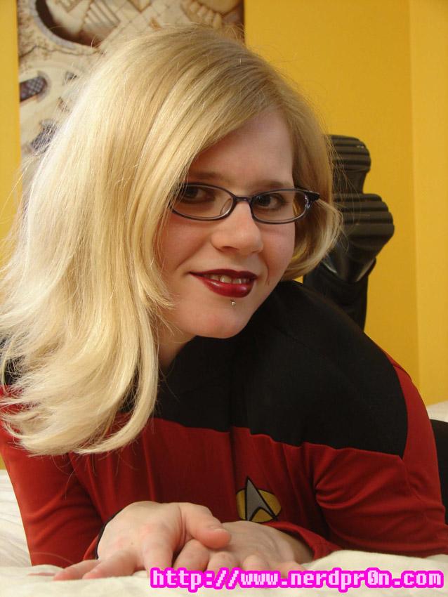 Pictures of teen model NerdPr0n Anna acting out her star trek fantasy #59740750