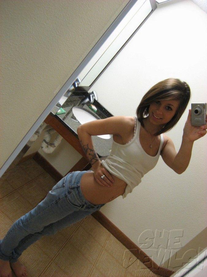 Pictures of a naughty teen taking pics of herself #59870108