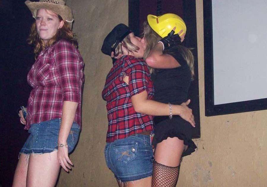 Bilder von betrunkenen lesbischen Teens, die wild werden
 #60654465