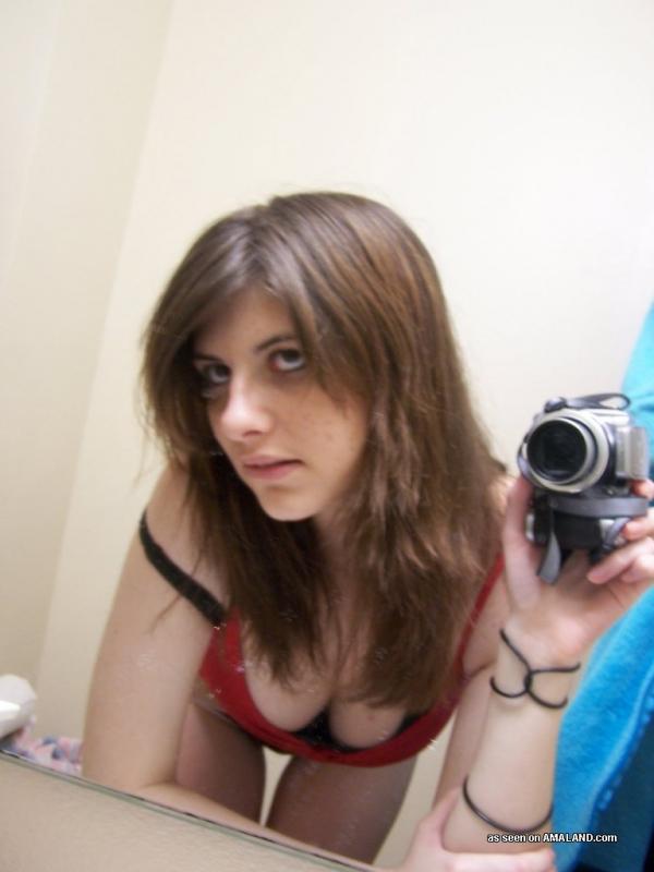 Pictures of a naughty brunette teen gf taking pics of herself #60713960