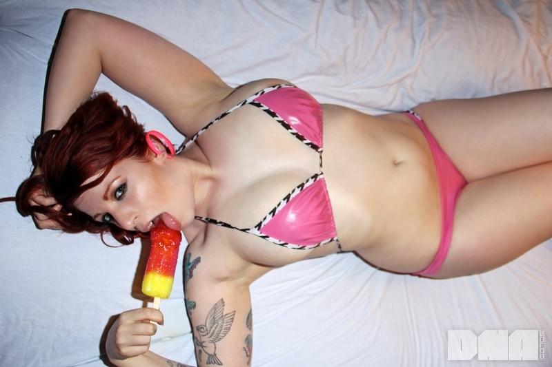 Redhead alt babe Selina Kyl teases with a popsicle #59944315