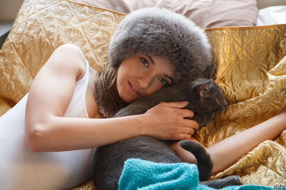 Pretty teen Maria Turova teases in a furry hat and leotard #60939670