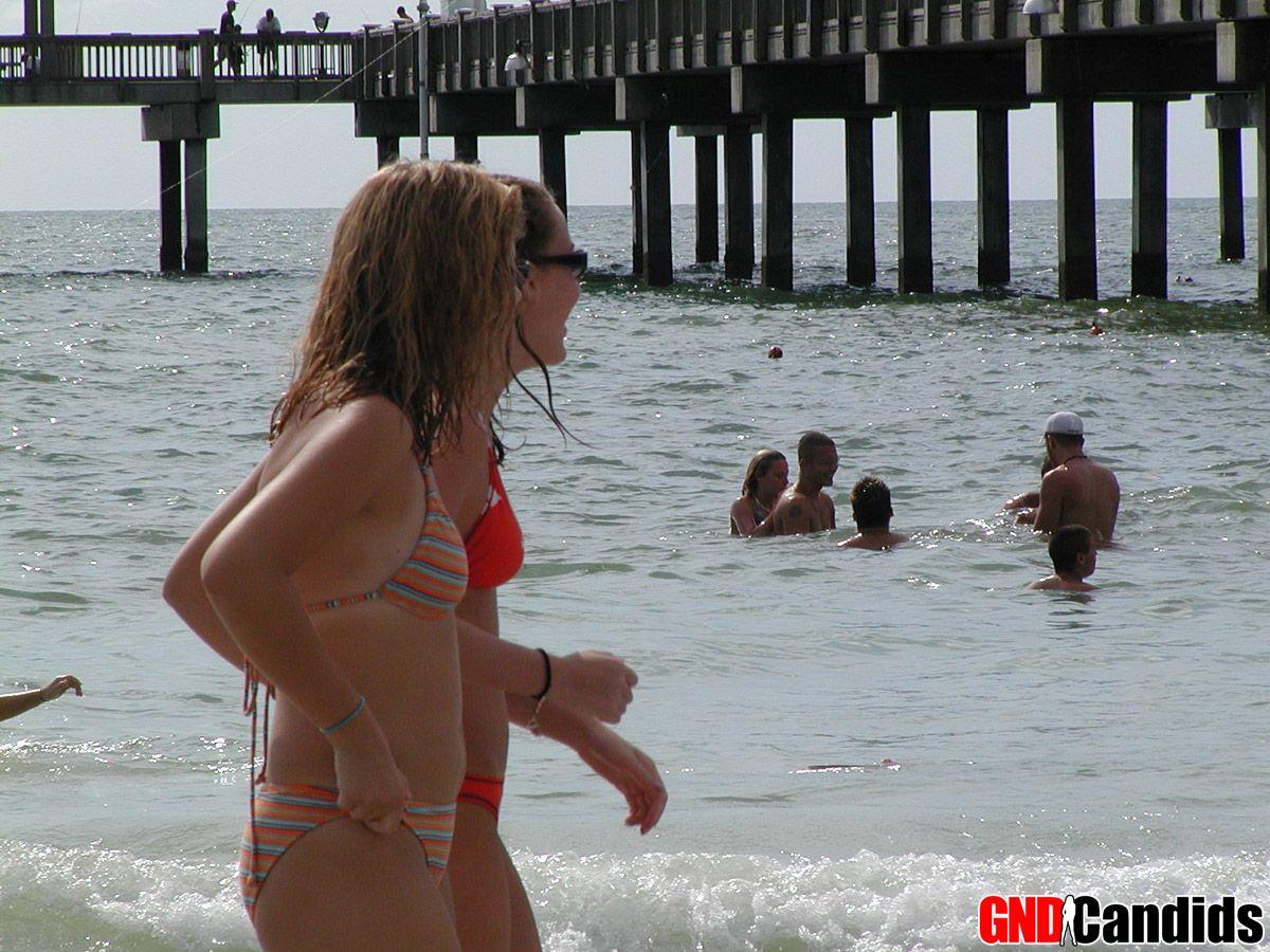 Photos de jeune sexy en bikini filmées par la caméra
 #60500464