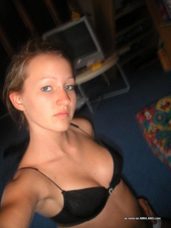 Amateur teen chick selfshooting in her underwear #60713405