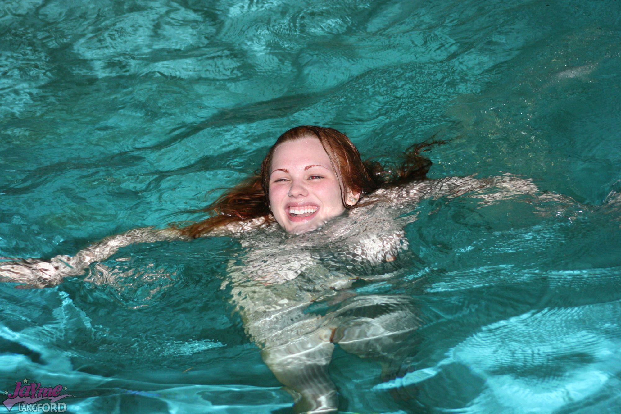 Bilder von jayme langford gehen für eine heiße nackt schwimmen
 #55215388