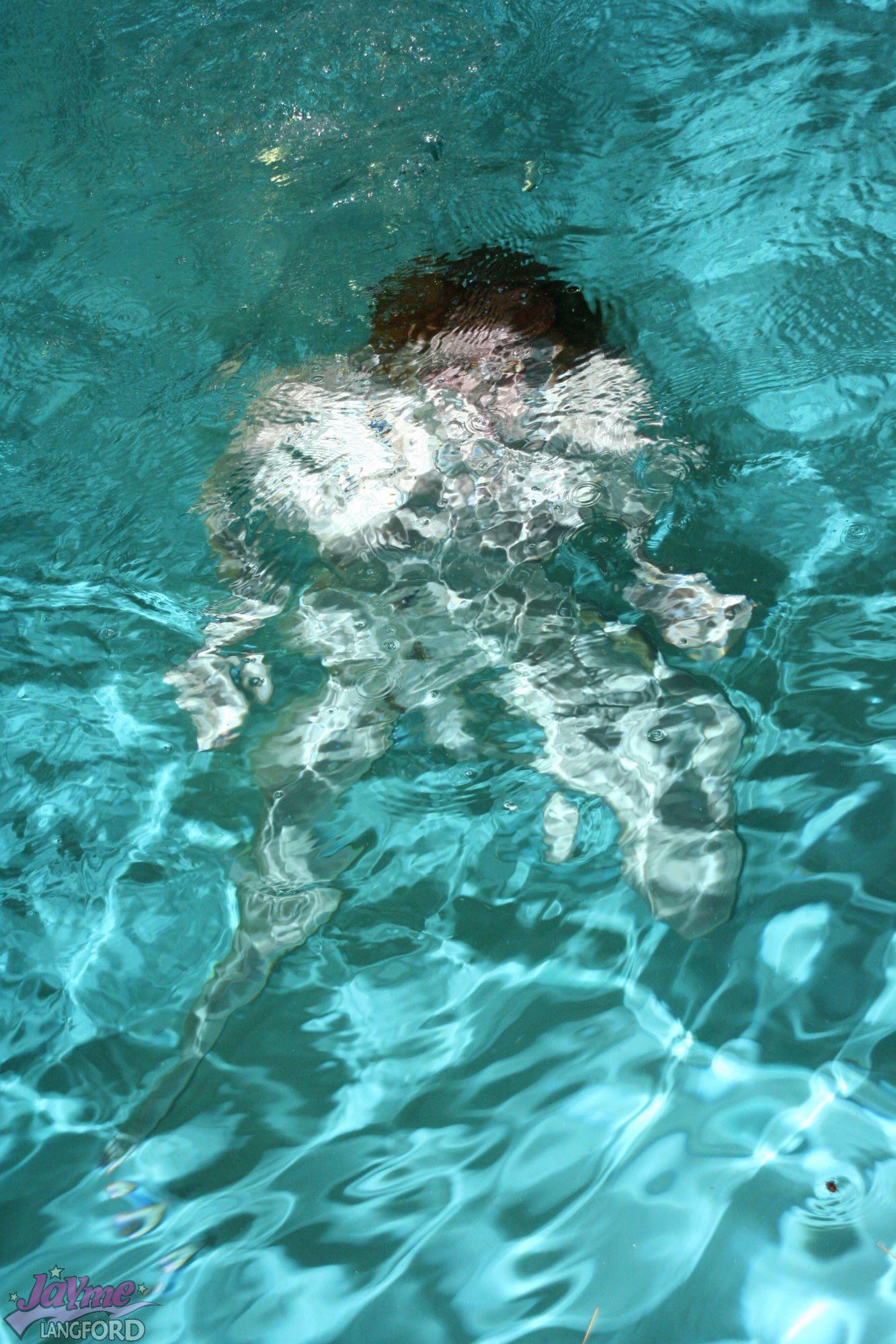 jayme langfordの写真は、ホットヌード水泳のために行く
 #55215514