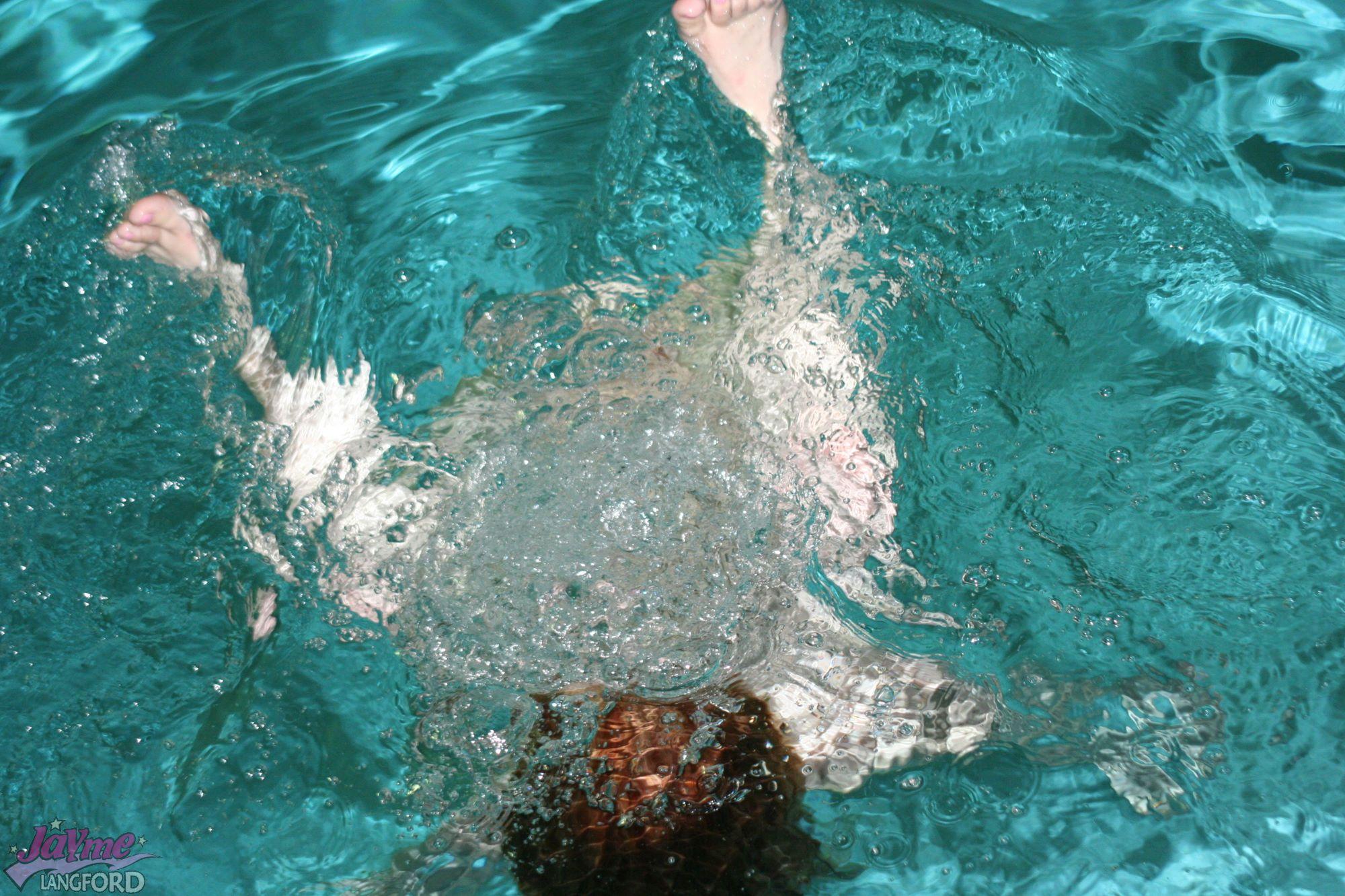 jayme langfordの写真は、ホットヌード水泳のために行く
 #55215618