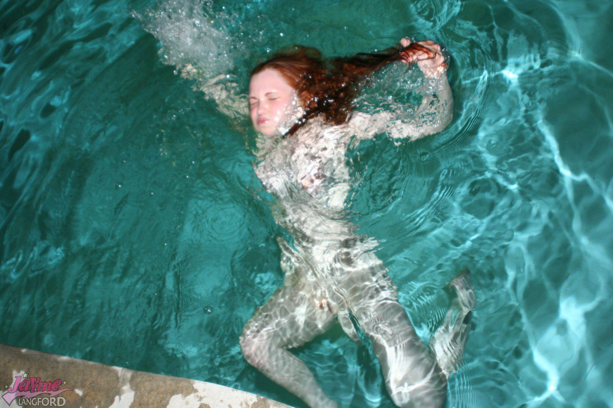jayme langfordの写真は、ホットヌード水泳のために行く
 #55215721
