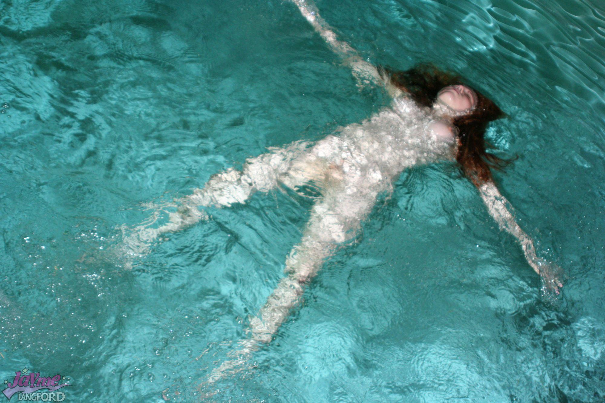 Bilder von jayme langford gehen für eine heiße nackt schwimmen
 #55215870