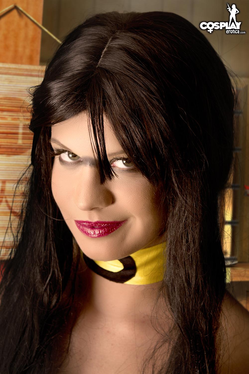 Hot model Ginger dresses up as Tanya from Mortal Kombat #54530800