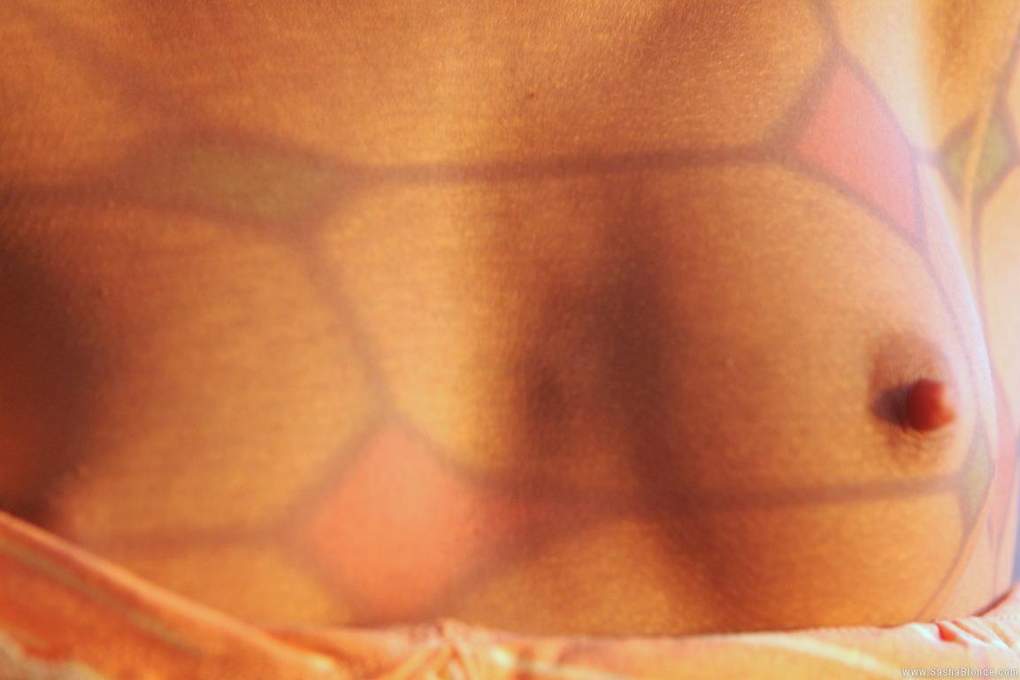 Immagini di sasha bionda giovane mostrando il suo corpo caldo nudo adolescente
 #59935273