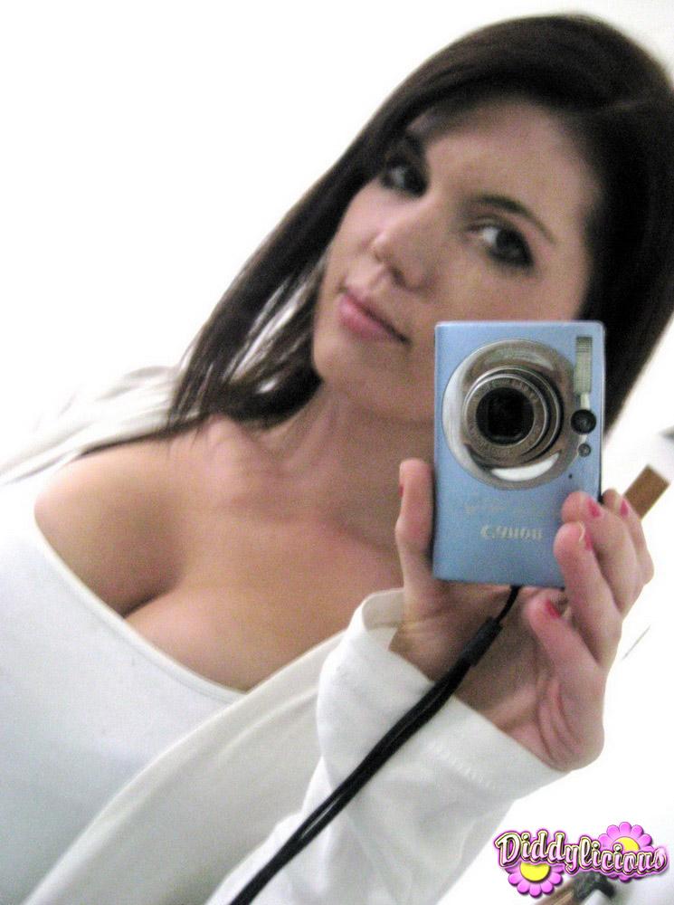 Diddy takes selfshot mirror pictures of her juicy tits in a tight bra #54054517