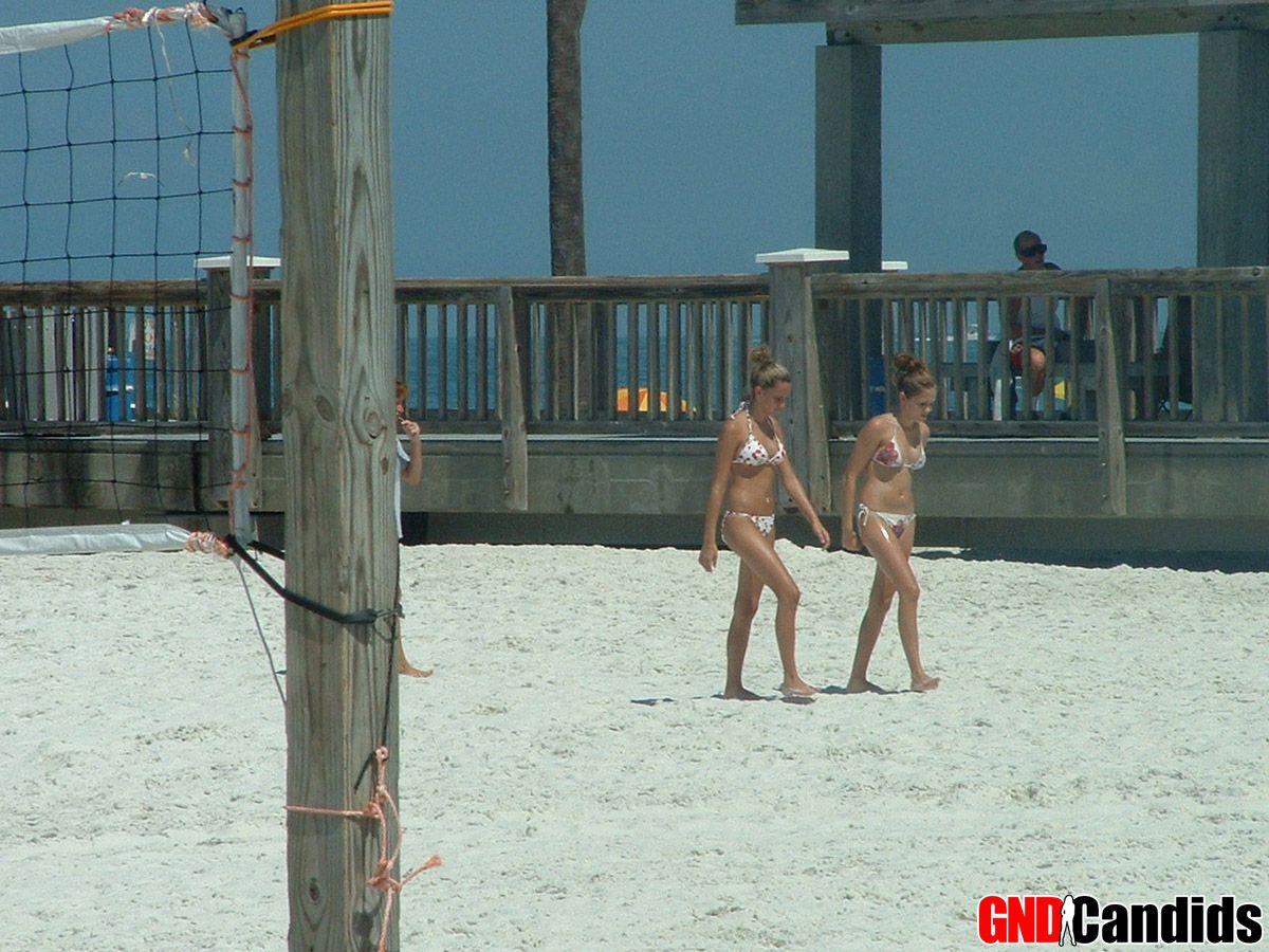 Immagini di ragazze calde in bikini
 #60498644